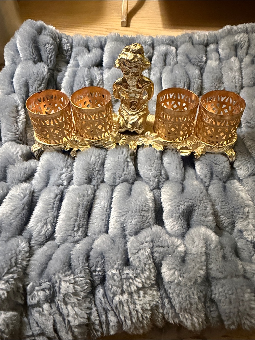 Gold metal 1940’s lipstick 💄 holder - Decorative Accent